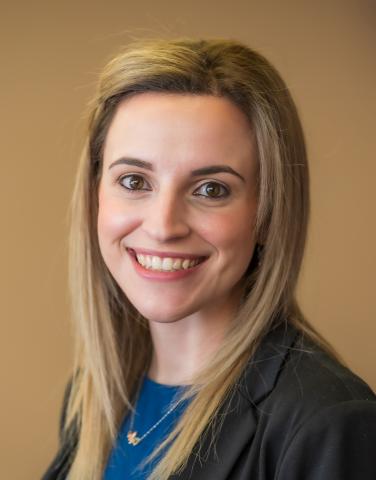 Head shot of Danielle Jean Russell, CNP